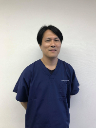 医師 高良